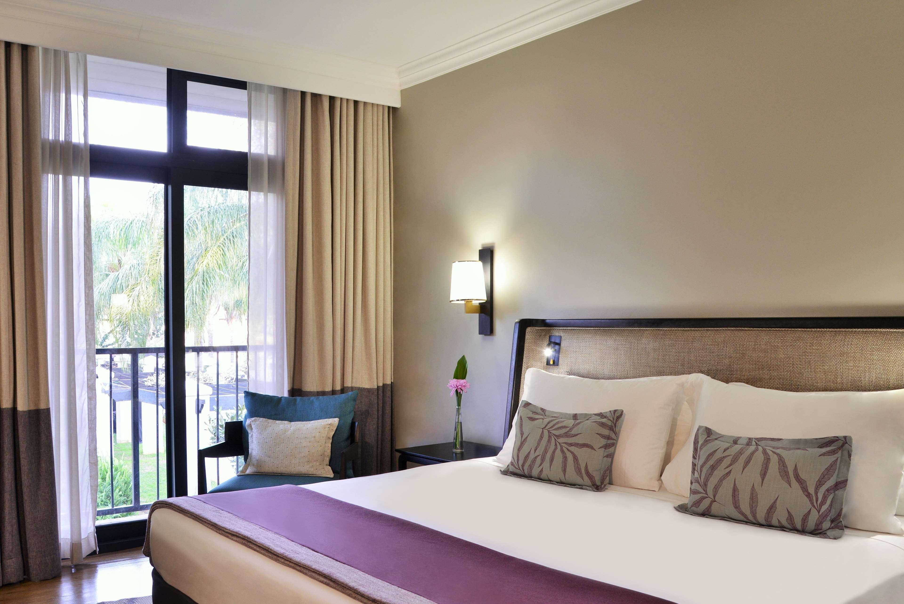 Avani Gaborone Resort & Casino Exterior foto